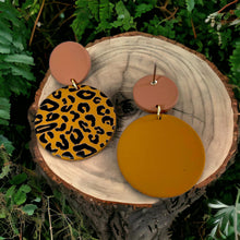 Load image into Gallery viewer, Spot Her Anywhere