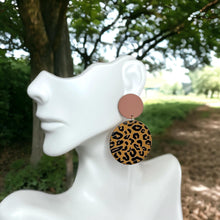 Load image into Gallery viewer, Spot Her Anywhere