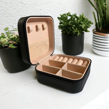Load image into Gallery viewer, Travel Jewelry Case