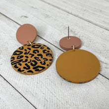 Load image into Gallery viewer, Spot Her Anywhere