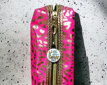 Load image into Gallery viewer, Sassy Pants-Zipper Pull