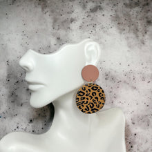 Load image into Gallery viewer, Spot Her Anywhere