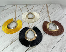 Load image into Gallery viewer, Boho Flair Necklace