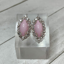 Load image into Gallery viewer, French Kiss