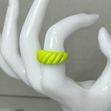 Load image into Gallery viewer, Twisted Sister Ring