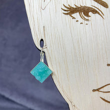 Load image into Gallery viewer, Tiffany