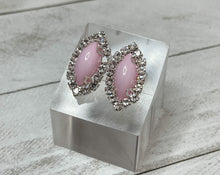 Load image into Gallery viewer, French Kiss