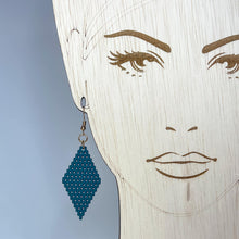 Load image into Gallery viewer, Diamond Eyes