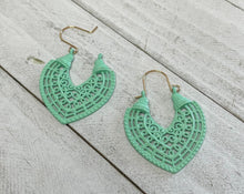 Load image into Gallery viewer, Camilla