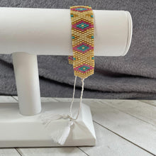 Load image into Gallery viewer, Winona Bracelet