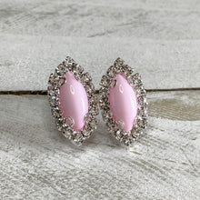 Load image into Gallery viewer, French Kiss