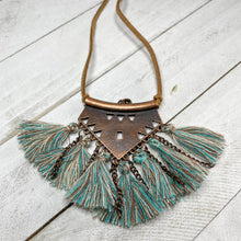 Load image into Gallery viewer, Bluegrass Necklace