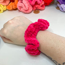 Load image into Gallery viewer, Velvet Scrunchie-Solid