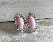 Load image into Gallery viewer, French Kiss