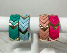 Load image into Gallery viewer, Straight Arrow Bracelet