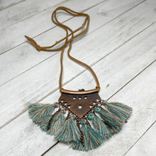 Load image into Gallery viewer, Bluegrass Necklace