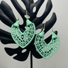 Load image into Gallery viewer, Camilla