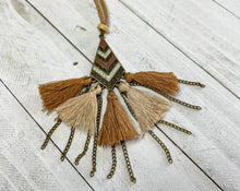 Load image into Gallery viewer, Broken Arrow Necklace