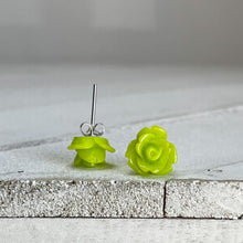 Load image into Gallery viewer, Rosebud