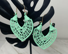 Load image into Gallery viewer, Camilla