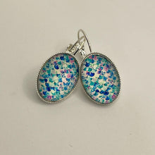 Load image into Gallery viewer, Delphine