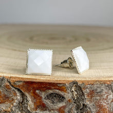 Load image into Gallery viewer, Antique Chic