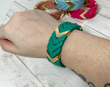 Load image into Gallery viewer, Straight Arrow Bracelet
