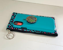 Load image into Gallery viewer, Lisa Leopard Pouch
