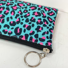 Load image into Gallery viewer, Lisa Leopard Pouch
